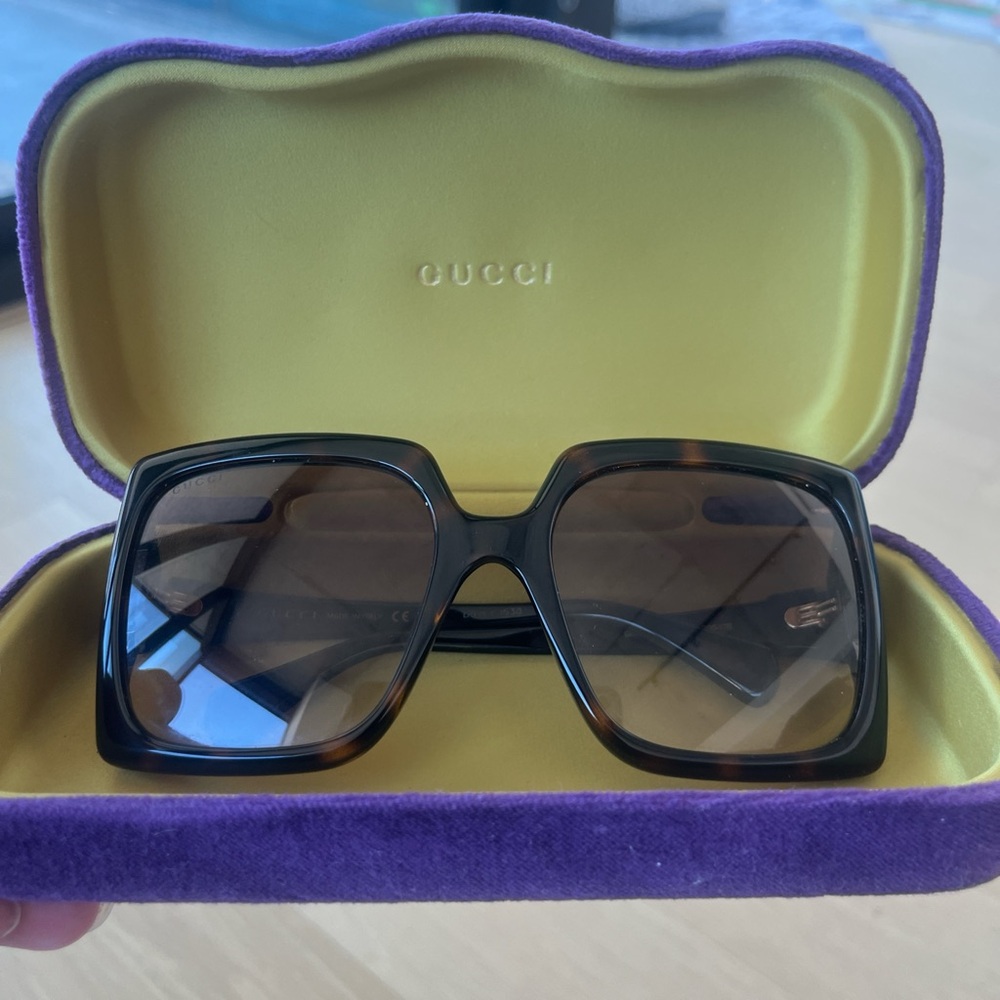 Gucci Tortoiseshell oversized Sunglasses